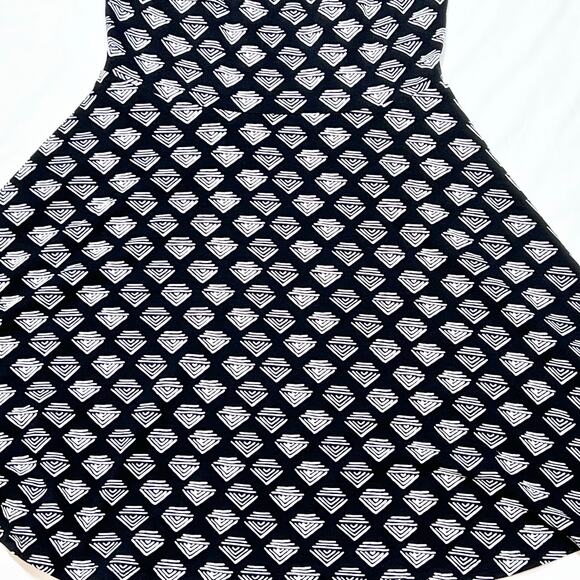 Vans Short Skater Dress Junior Small Side Cut Outs Black White Stretchy Flare - Picture 3 of 7